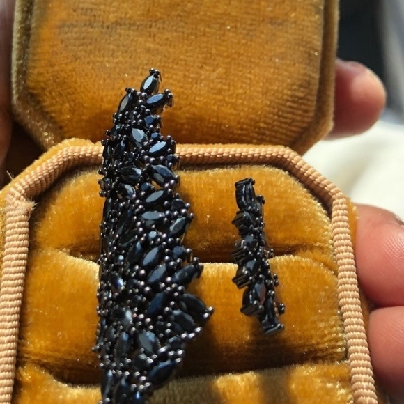 - - Hematite finish adjustable ring with Swarovski elements - Picture 4 of 11